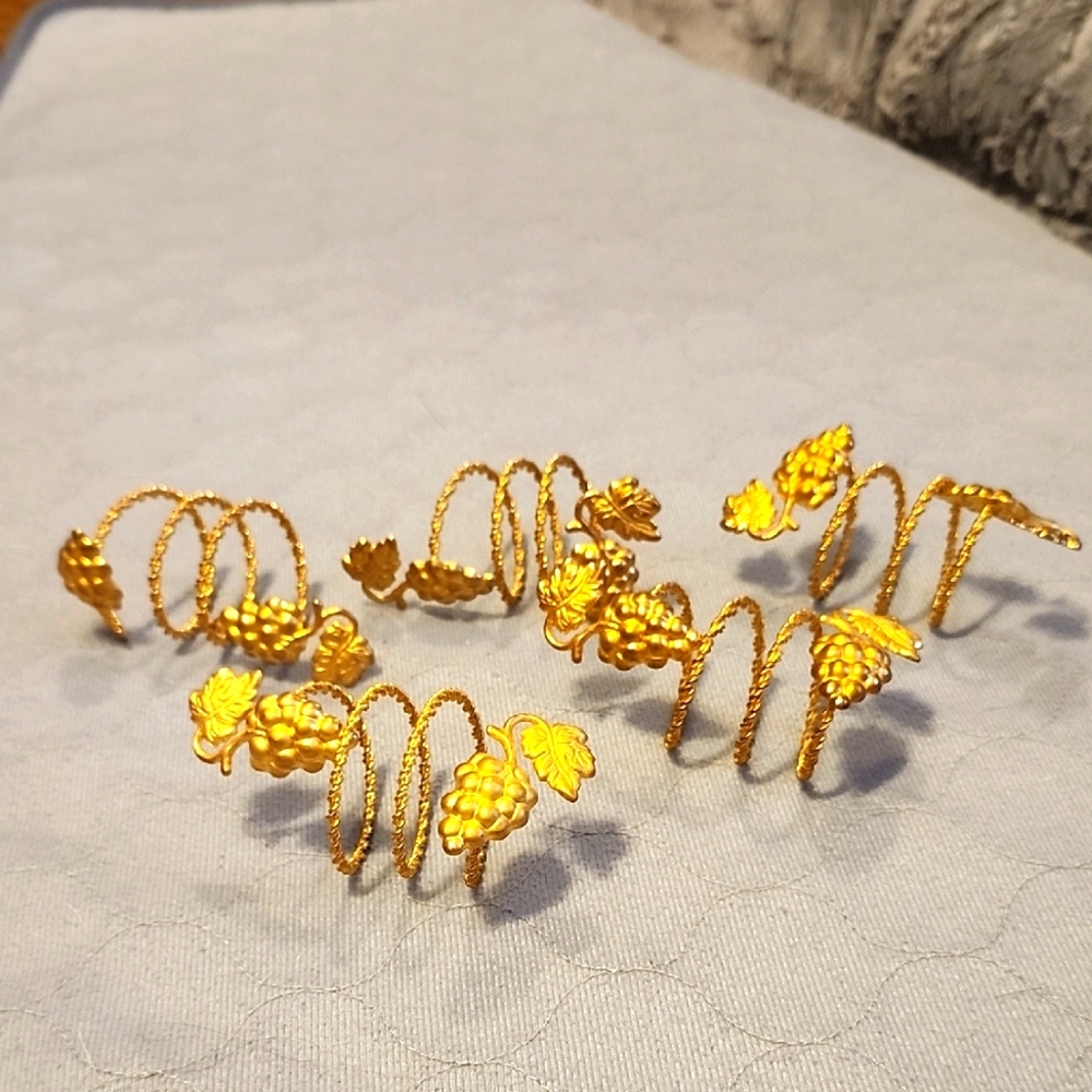 Gold Filagree Grape Clusters On The Vine Napkin Rings - Set Of 5
